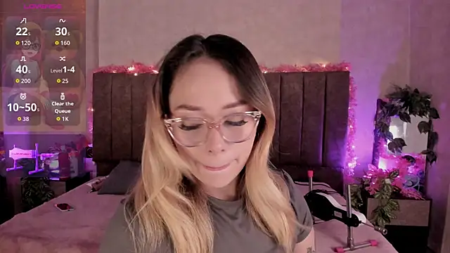 LanaMills  online show from July 20, 5:22 am