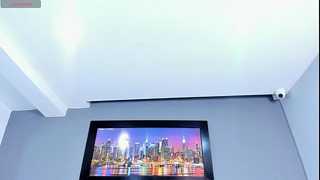 Snapshot of CharlotteCottin chatting on June 2, 11:23 am CharlotteCottin online show from June 2, 11:23 am