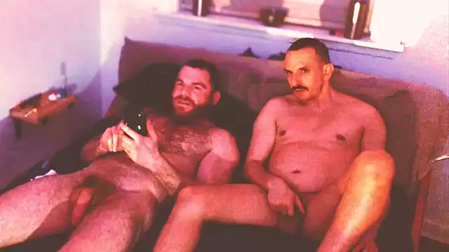 Bighairytopping online show from April 3, 7:39 am