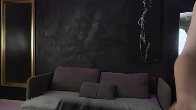 PeachyPixiee online show from February 24, 7:06 am