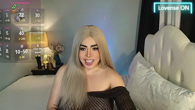 Snapshot of Unforgettable_Maria chatting on July 16, 3:23 am Unforgettable Maria online show from July 16, 3:23 am