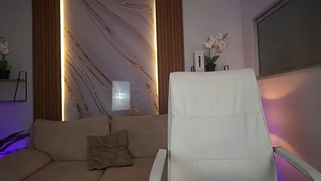 MilaCrave online show from December 15, 11:36 am