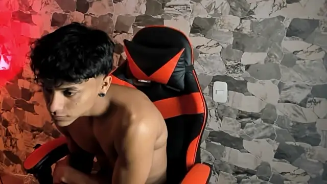 Snapshot of ZYZZ1312 chatting on June 18, 5:08 am ZYZZ1312 online show from June 18, 5:08 am