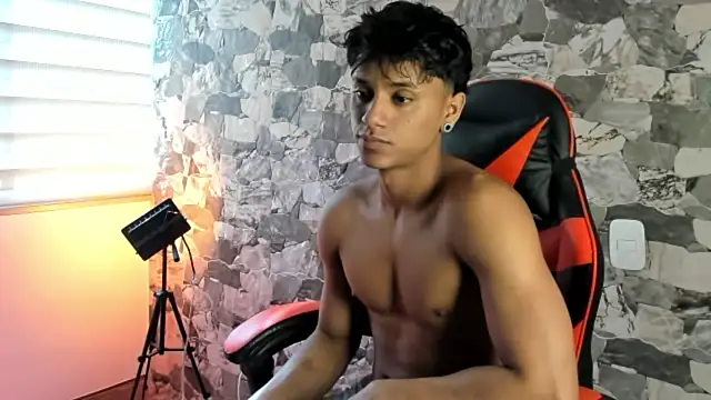Snapshot of ZYZZ1312 chatting on June 22, 7:55 pm ZYZZ1312 online show from June 22, 7:55 pm