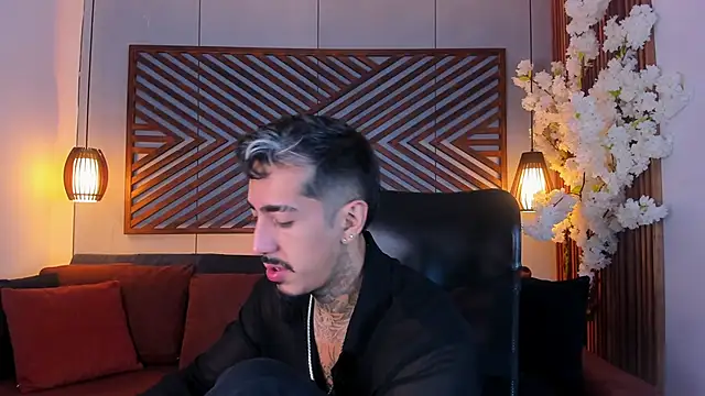 Donovan Desmond online show from February 15, 8:46 am