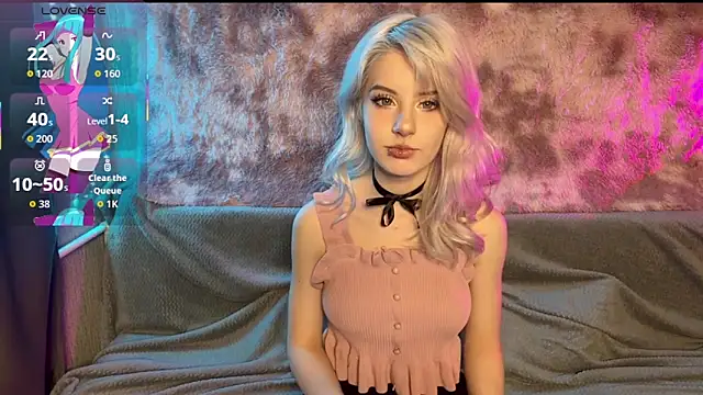 snowy lisa online show from March 14, 2:44 pm