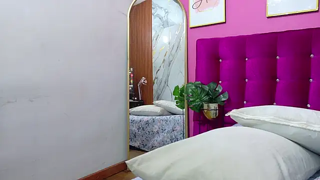 shyblacksweetiee online show from March 28, 2:55 am