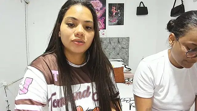 nay and aleja1 online show from June 25, 7:07 pm
