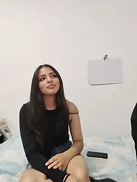 Goddesscut333 online show from May 18, 1:02 am