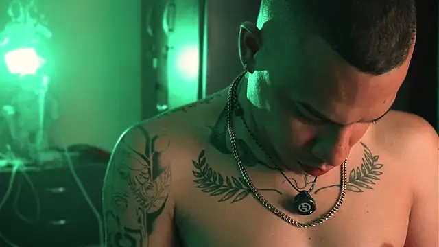 AlphaMasterXxx online show from April 9, 9:42 pm