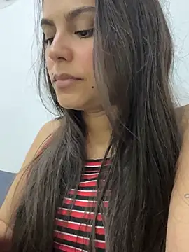 Snapshot of lulix69 chatting on February 4, 12:05 am lulix69 online show from February 4, 12:05 am