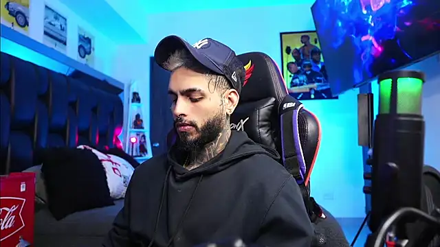 logan hugh8 online show from February 24, 6:11 am