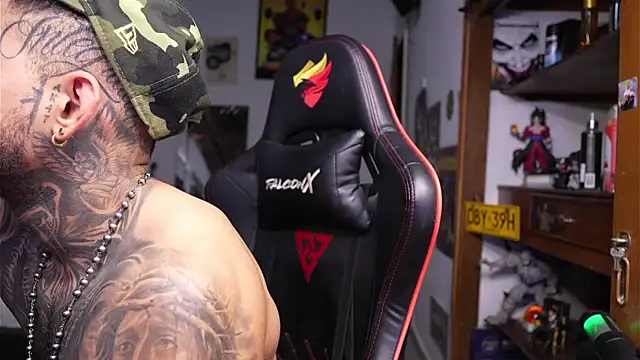 logan hugh8 online show from April 24, 3:25 pm