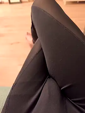 Snapshot of luckylover2024 chatting on March 2, 6:48 pm luckylover2024 online show from March 2, 6:48 pm