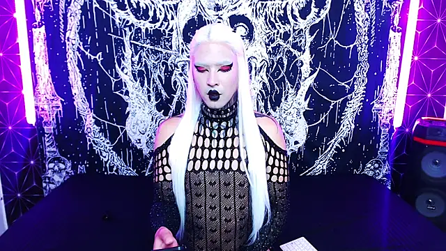 naomi satan online show from May 19, 11:55 pm