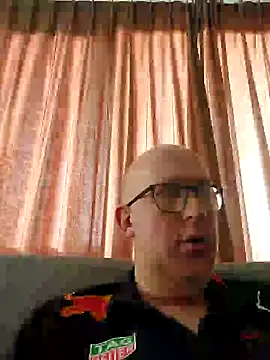 Snapshot of geilerd122 chatting on October 5, 3:32 pm geilerd122 online show from October 5, 3:32 pm