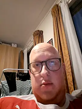 Snapshot of geilerd122 chatting on October 23, 5:12 pm geilerd122 online show from October 23, 5:12 pm