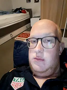 Snapshot of geilerd122 chatting on October 26, 5:41 pm geilerd122 online show from October 26, 5:41 pm