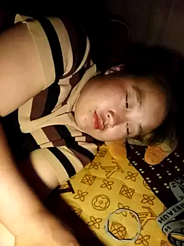Snapshot of Mp545 chatting on April 29, 9:21 pm Mp545 online show from April 29, 9:21 pm
