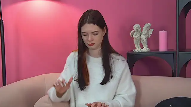 MelissaMays online show from February 4, 6:25 pm