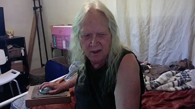 OldLadySara online show from June 13, 12:36 pm