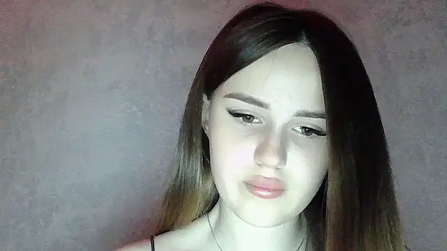Snapshot of SweetLoraa chatting on June 19, 4:55 pm SweetLoraa online show from June 19, 4:55 pm