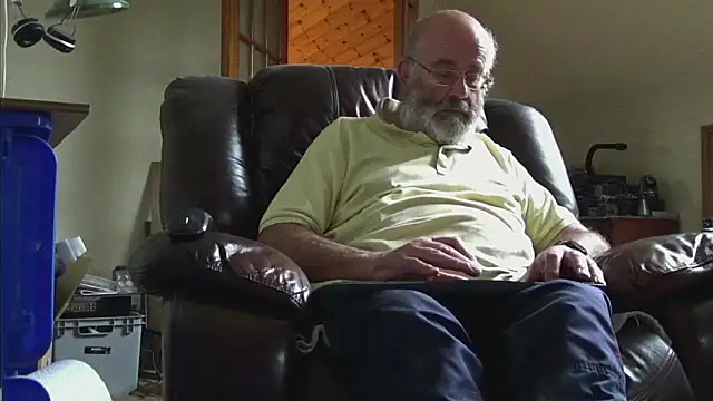 janzer13 online show from October 3, 1:52 pm