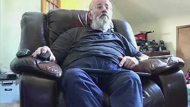 Snapshot of janzer13 chatting on May 13, 1:19 pm janzer13 online show from May 13, 1:19 pm