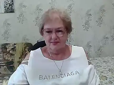 Snapshot of Renata62011 chatting on October 9, 11:30 am Renata62011 online show from October 9, 11:30 am