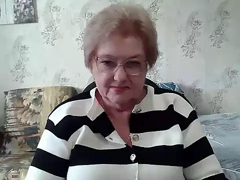 Snapshot of Renata62011 chatting on November 25, 12:38 pm Renata62011 online show from November 25, 12:38 pm