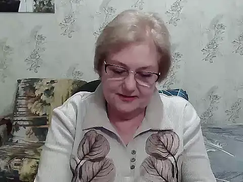 Snapshot of Renata62011 chatting on December 1, 12:43 pm Renata62011 online show from December 1, 12:43 pm