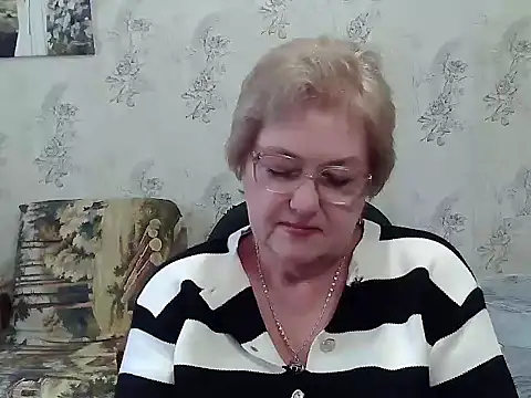 Snapshot of Renata62011 chatting on December 2, 12:21 pm Renata62011 online show from December 2, 12:21 pm