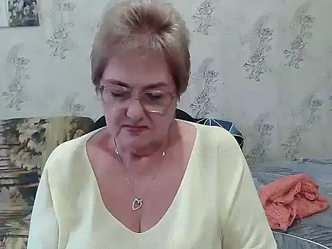 Snapshot of Renata62011 chatting on December 16, 12:21 pm Renata62011 online show from December 16, 12:21 pm