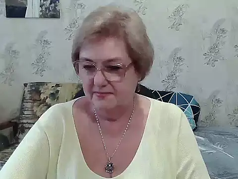 Snapshot of Renata62011 chatting on December 18, 12:44 pm Renata62011 online show from December 18, 12:44 pm