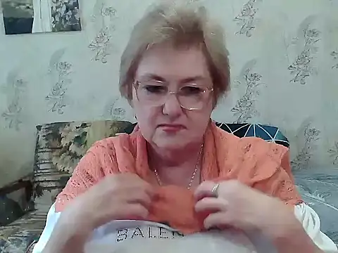 Snapshot of Renata62011 chatting on December 19, 12:01 pm Renata62011 online show from December 19, 12:01 pm