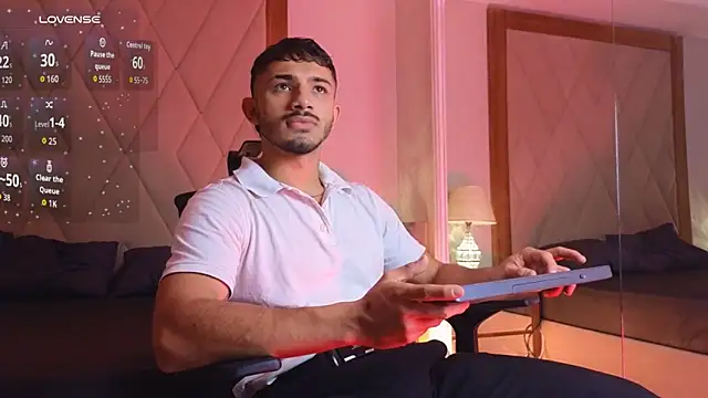 ArturoCardona  online show from February 14, 1:41 pm