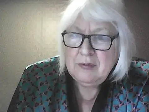 Snapshot of Alexia64231 chatting on April 21, 2:51 am Alexia64231 online show from April 21, 2:51 am