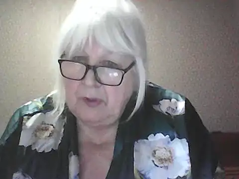 Snapshot of Alexia64231 chatting on April 22, 3:02 pm Alexia64231 online show from April 22, 3:02 pm