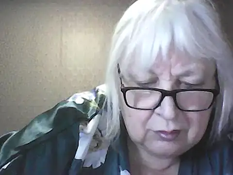 Snapshot of Alexia64231 chatting on April 23, 3:08 am Alexia64231 online show from April 23, 3:08 am