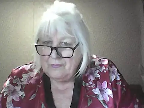 Snapshot of Alexia64231 chatting on April 23, 1:02 pm Alexia64231 online show from April 23, 1:02 pm