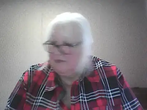 Snapshot of Alexia64231 chatting on April 25, 1:41 pm Alexia64231 online show from April 25, 1:41 pm