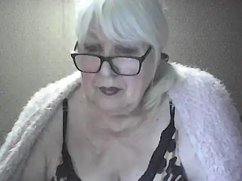 Snapshot of Alexia64231 chatting on April 26, 2:48 pm Alexia64231 online show from April 26, 2:48 pm