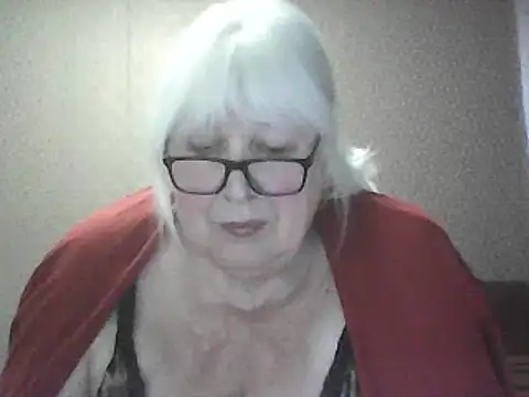 Snapshot of Alexia64231 chatting on April 27, 2:59 pm Alexia64231 online show from April 27, 2:59 pm