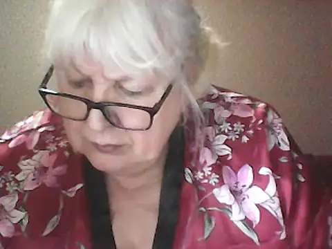 Snapshot of Alexia64231 chatting on April 29, 2:59 am Alexia64231 online show from April 29, 2:59 am