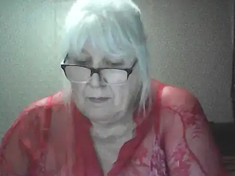 Snapshot of Alexia64231 chatting on May 2, 4:23 pm Alexia64231 online show from May 2, 4:23 pm