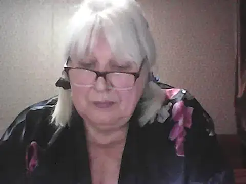 Snapshot of Alexia64231 chatting on May 3, 4:35 pm Alexia64231 online show from May 3, 4:35 pm