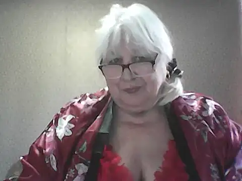 Snapshot of Alexia64231 chatting on May 5, 5:26 am Alexia64231 online show from May 5, 5:26 am