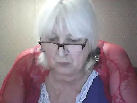 Snapshot of Alexia64231 chatting on May 10, 2:44 pm Alexia64231 online show from May 10, 2:44 pm