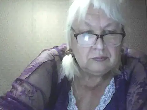 Snapshot of Alexia64231 chatting on May 26, 12:50 am Alexia64231 online show from May 26, 12:50 am