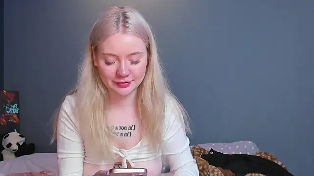 Lillie Berry online show from April 11, 4:50 am